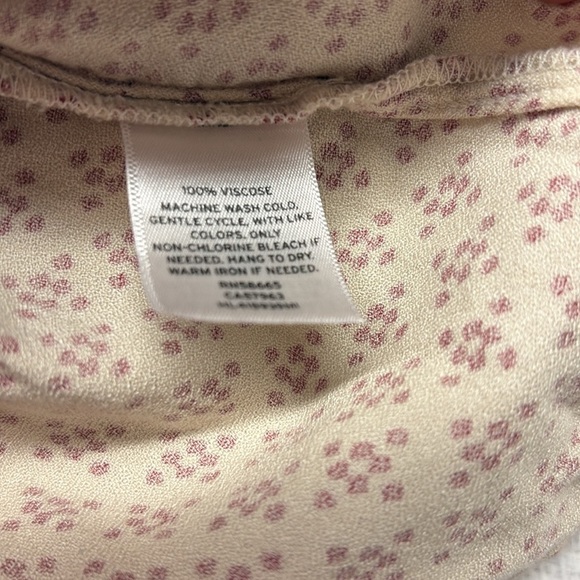 NEW Hinge RED IVORY Blouse with pattern size small - Picture 4 of 5